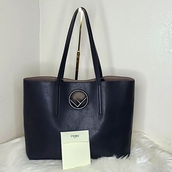 💯 Authentic  Fendi Tote Handbag 🍀 - Picture 4 of 17